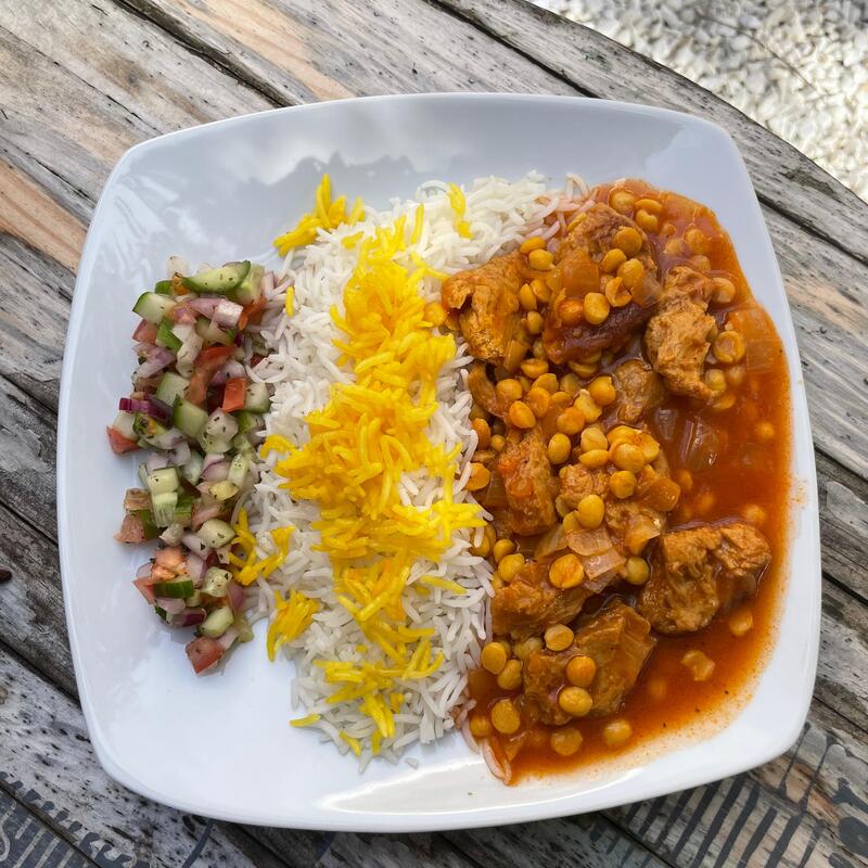 خورش قیمه و برنج زعفرانی